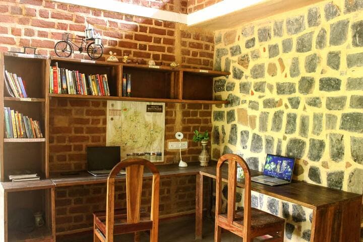 Artisan weaving with lantana stems